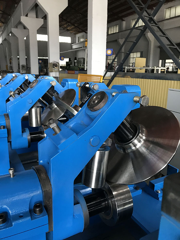 Z型檁條成型機(jī)